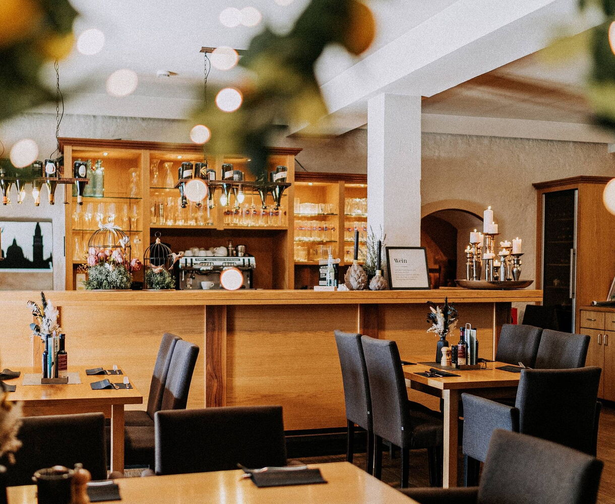 Bar und Gastraum der Pizzeria Venezia