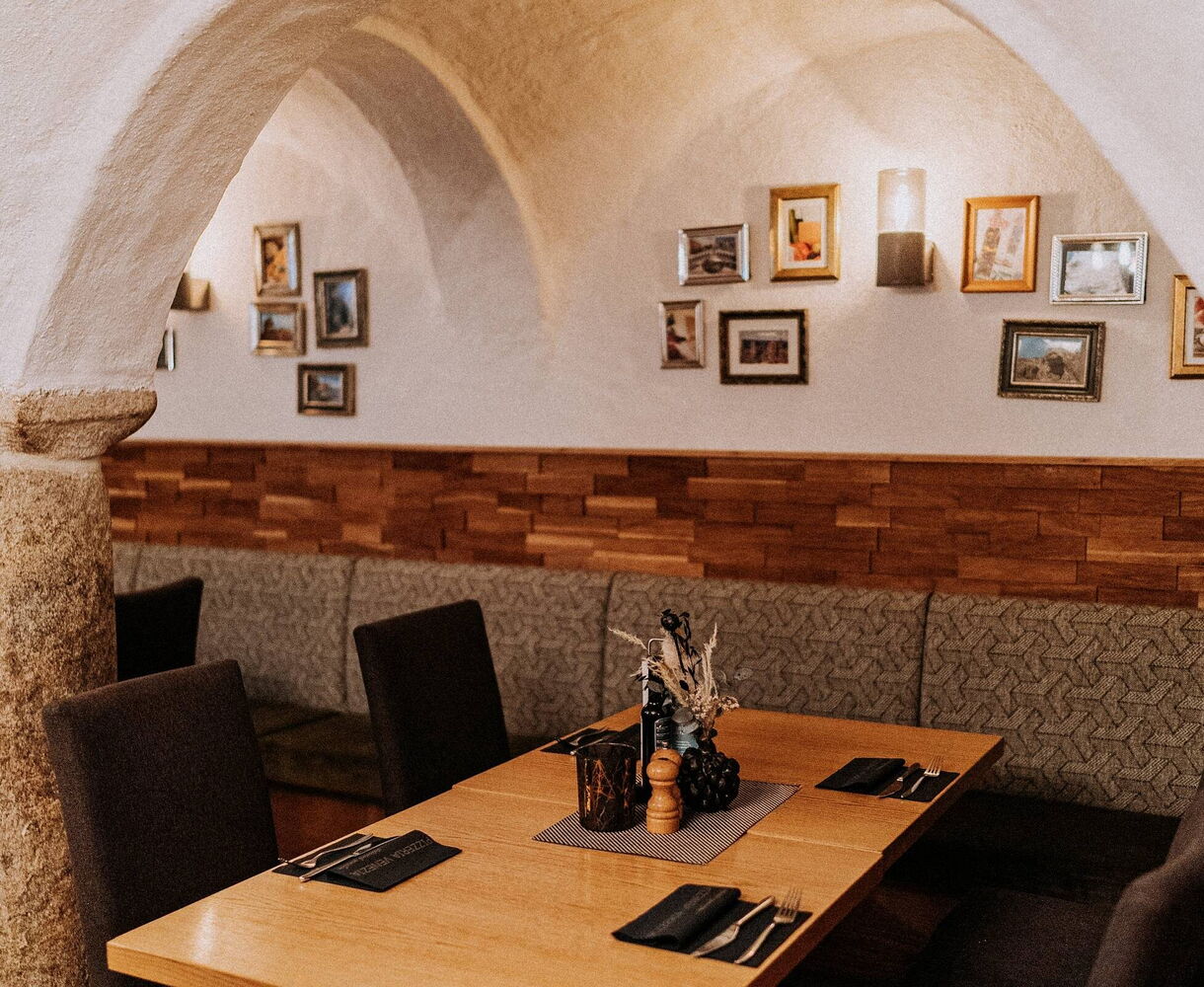 Gewölberaum der Pizzeria Venezia